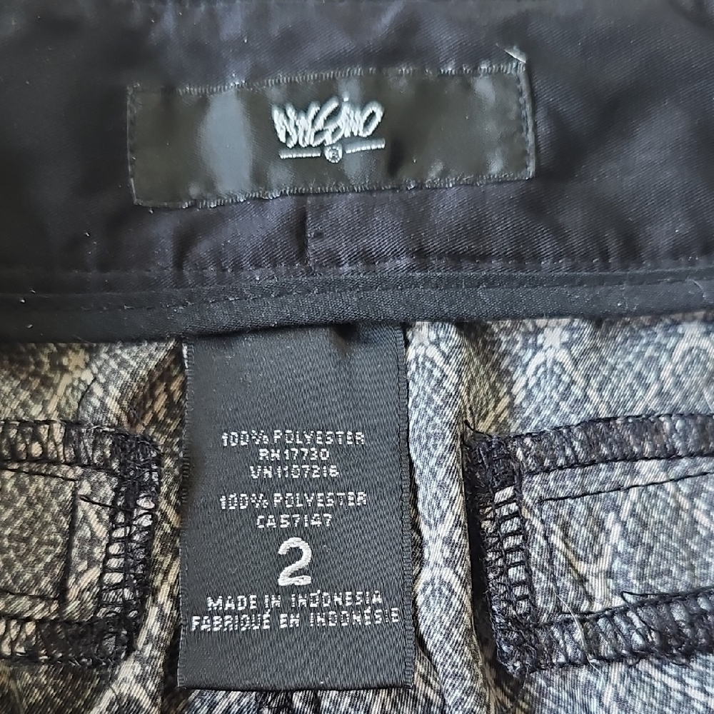 Mossimo Polyester Shorts - Picture 2 of 3